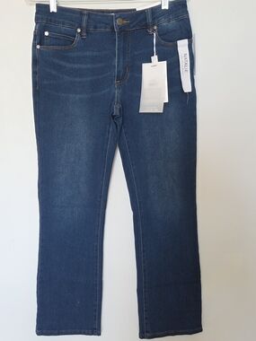 NWT Tahari Natalie Classic Mid-Rise Miniboot Jeans Size-6P